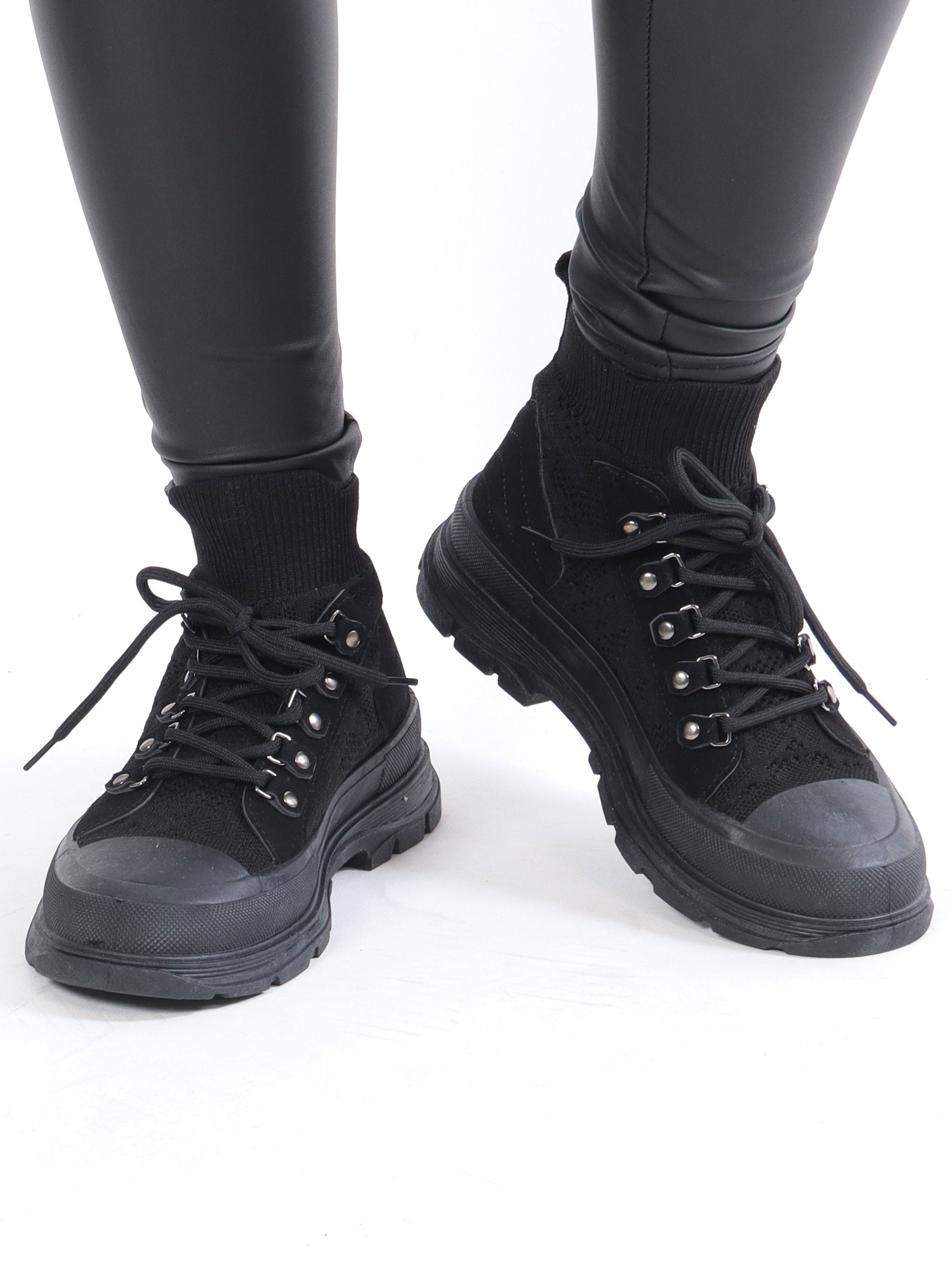 Liva - Sokkesneakers med blondedetaljer